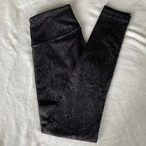 Victoria Sport XS black snakeskin leggings